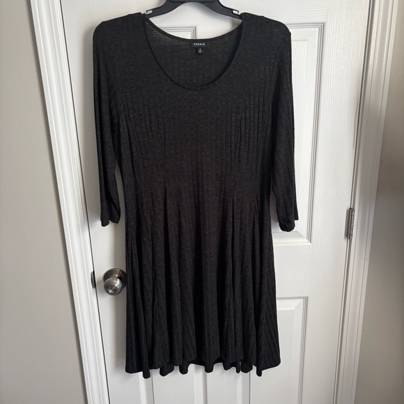 Torrid Dresses & Skirts - Torrid Fit and Flare Dress Womens Black‎ Green Size 2 Skater Ribbed Knit Sleeves